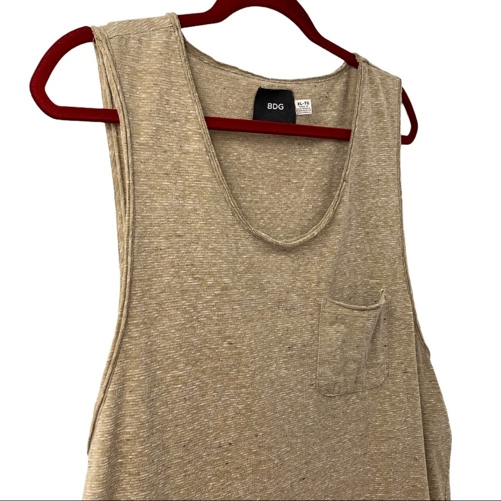 BDG Tan Speckled Sleeveless Pocket Tank Top - Picture 5 of 7